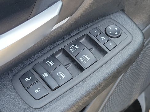 Used 2023 RAM 1500 Big Horn AWD/4WD image 18