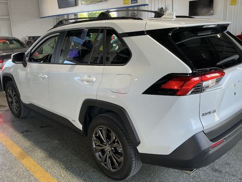 Used 2025 Toyota RAV4 XLE Premium w/ Weather Package AWD/4WD image 5