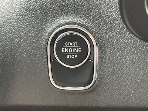 Used 2024 Mercedes-Benz Sprinter 2500 image 33