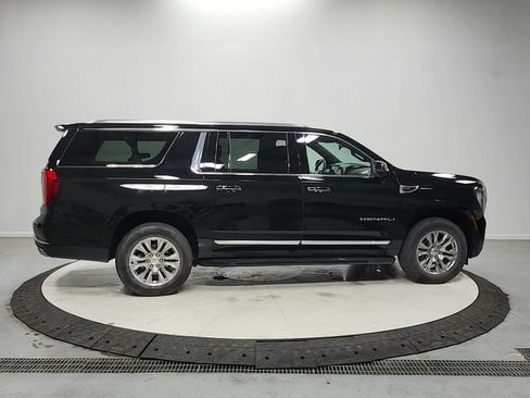 Used 2025 GMC Yukon XL Denali AWD/4WD image 8