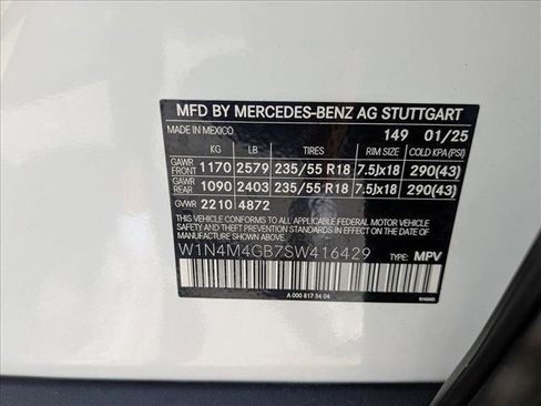 Certified 2025 Mercedes-Benz GLB 250 image 17