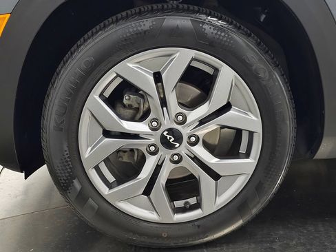 Used 2024 Kia Seltos S FWD image 12