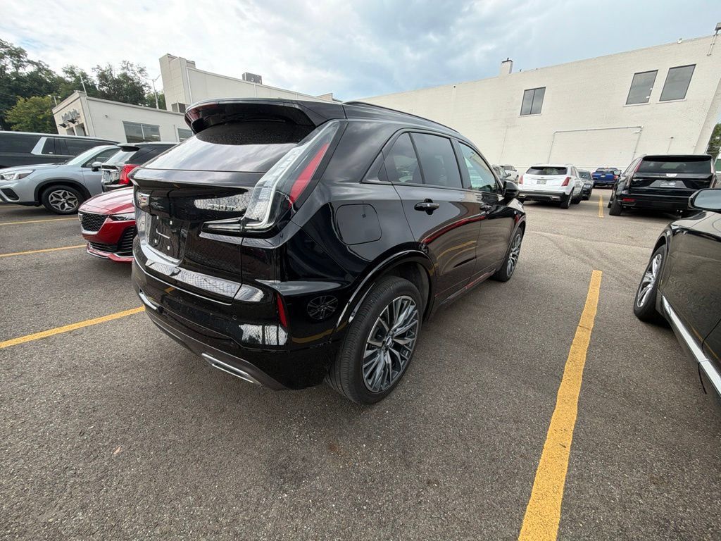 Used 2024 Cadillac XT4 Sport AWD/4WD image 6