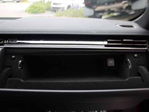 Used 2024 Land Rover Range Rover Sport Dynamic SE image 31