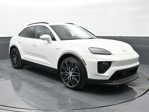 Used 2025 Porsche Macan Electric image 24