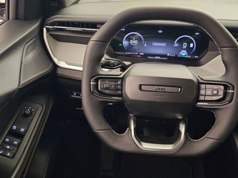 New 2026 Jeep Cherokee Laredo image 17