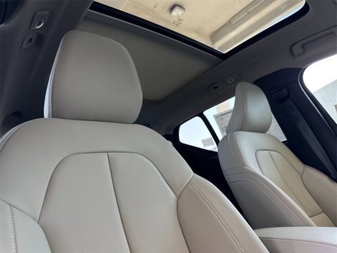 New 2026 Volvo XC40 B5 Ultra w/ Climate Package image 16