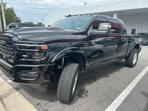 Used 2025 RAM 2500 Limited AWD/4WD image 6