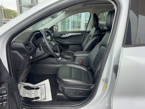 Certified 2022 Ford Escape SEL w/ Technology Package FWD image 11