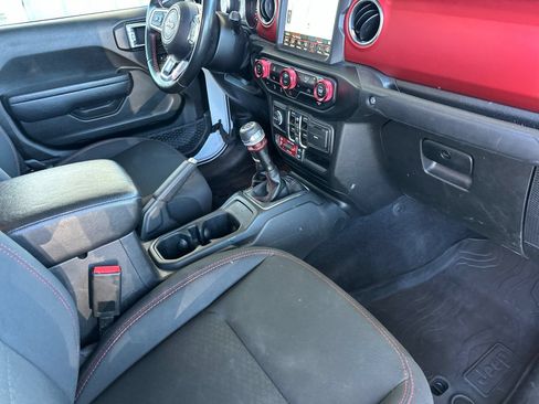 Used 2022 Jeep Gladiator Rubicon w/ Trailer Tow Package AWD/4WD image 14