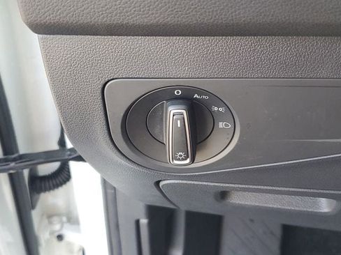 Certified 2024 Volkswagen Tiguan SE w/ Panoramic Sunroof Package image 29