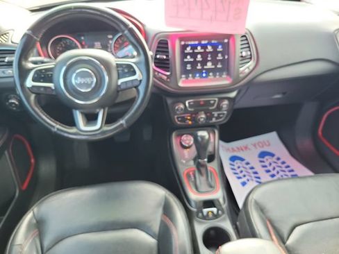 Used 2018 Jeep Compass Trailhawk w/ Leather Interior Group AWD/4WD image 24