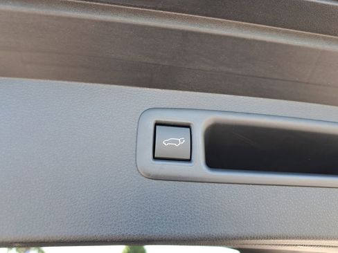 Used 2023 Toyota Highlander XSE image 7