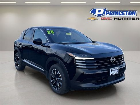 Used 2025 Nissan Kicks SV image 1