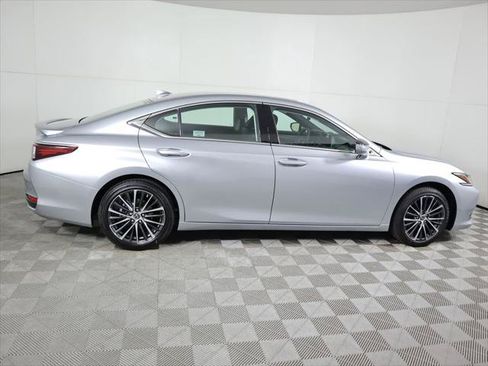 Certified 2025 Lexus ES 300h w/ Premium Package FWD image 4