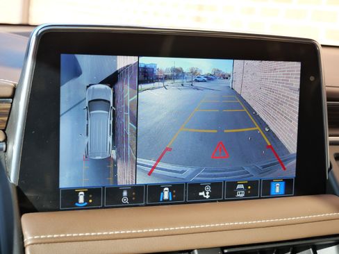 Used 2021 Chevrolet Tahoe High Country w/ Premium Package image 19