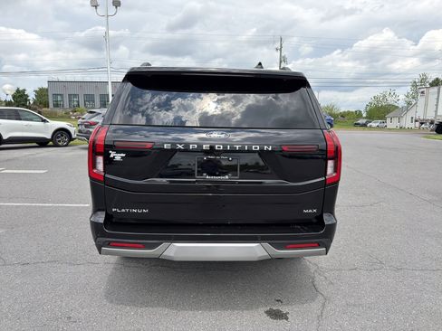Used 2025 Ford Expedition Max Platinum w/ Driver's Package AWD/4WD image 4
