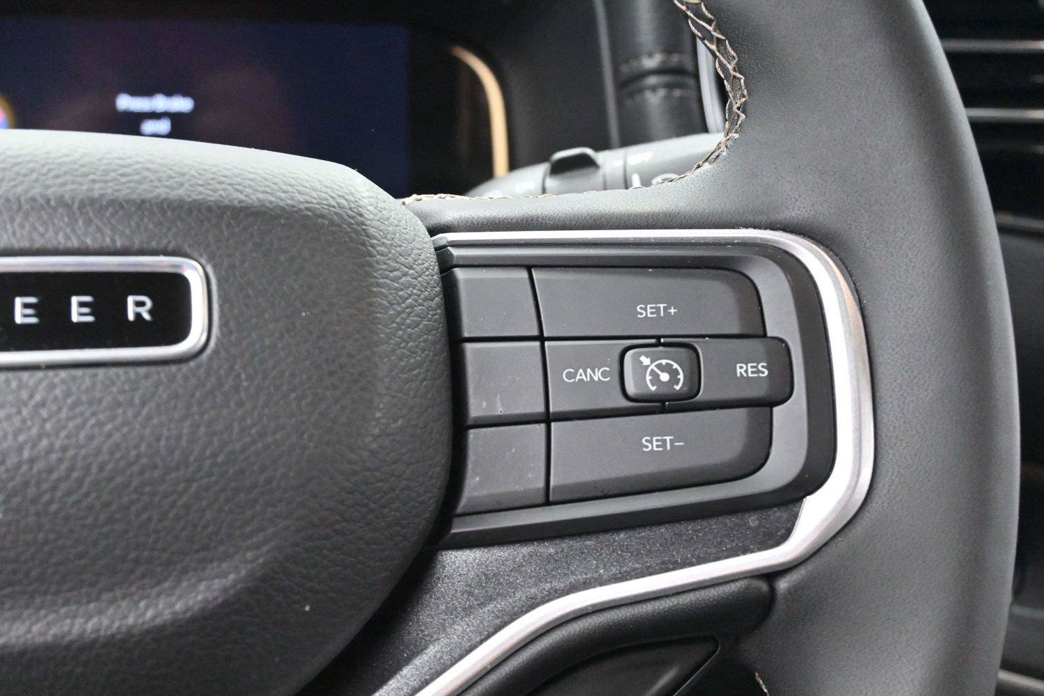 Used 2024 Jeep Wagoneer 4WD image 22