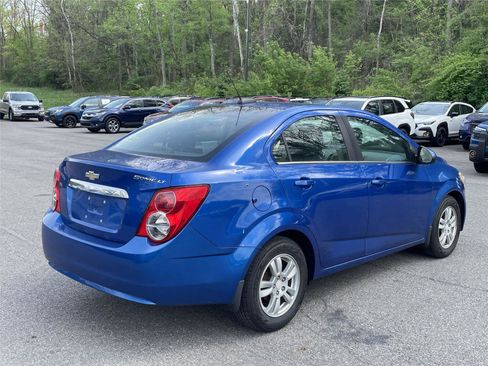 Used 2016 Chevrolet Sonic LT FWD image 3
