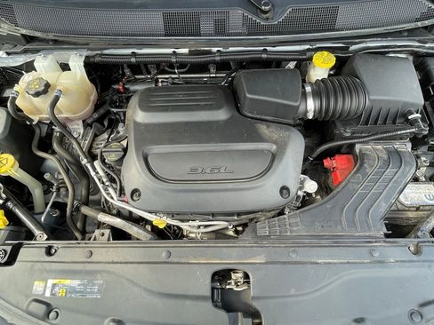 Used 2023 Chrysler Voyager LX FWD image 25