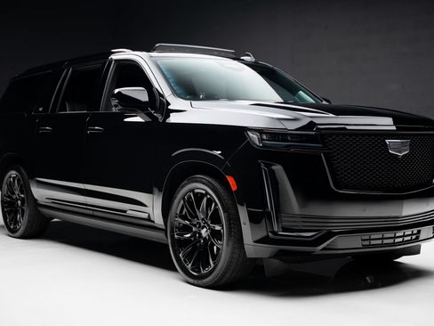 Used 2024 Cadillac Escalade ESV Sport Platinum w/ LPO, ONYX Package AWD/4WD image 90