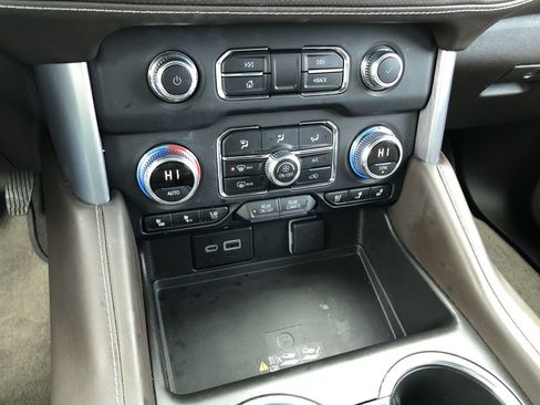 Used 2023 GMC Yukon SLT w/ SLT Premium Package image 21