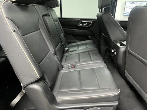 Used 2023 GMC Yukon XL SLT image 52