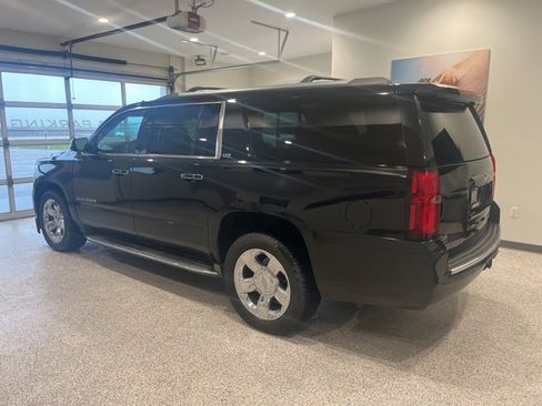 Used 2015 Chevrolet Suburban LTZ image 4