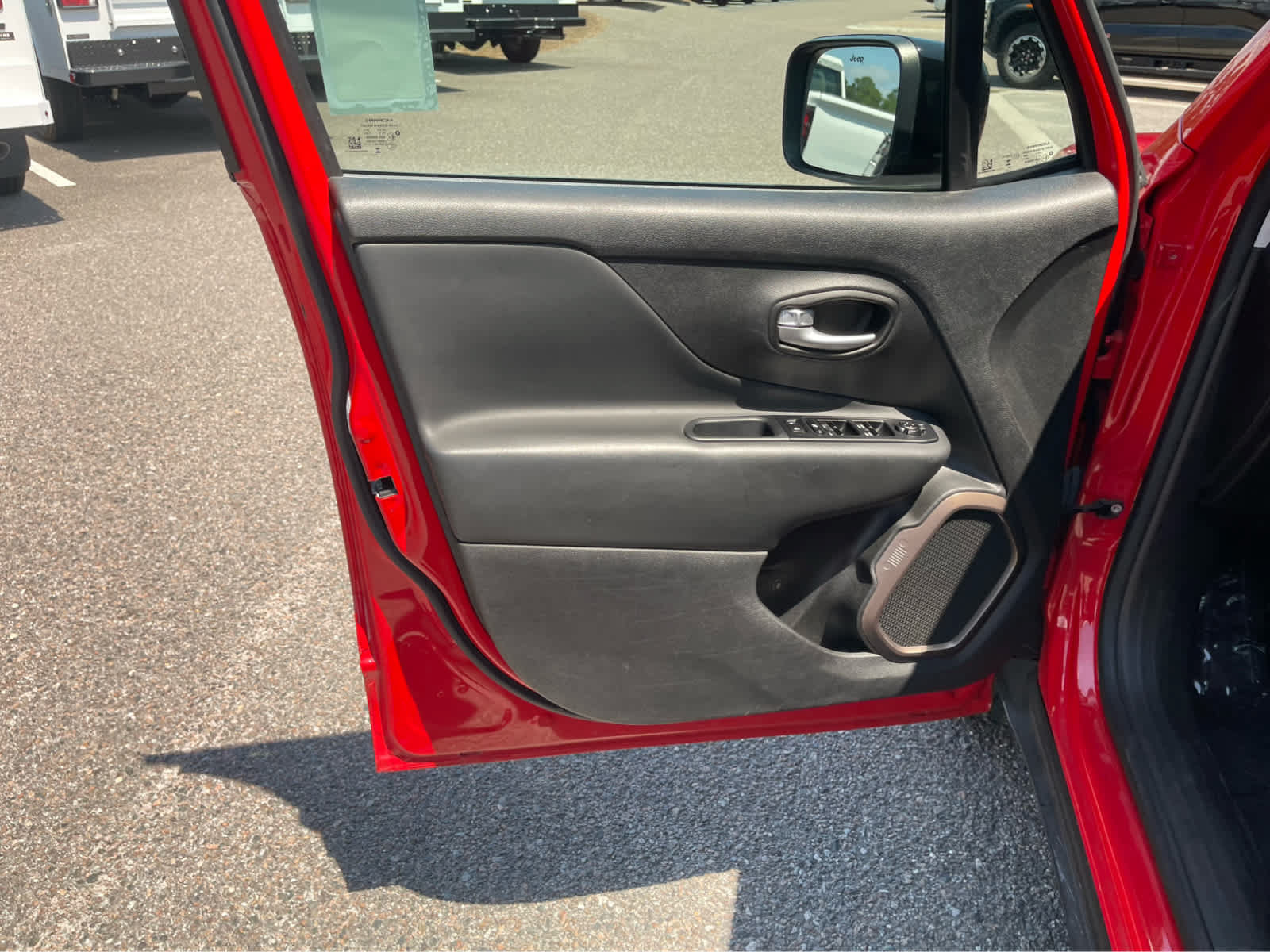 Used 2023 Jeep Renegade Latitude AWD/4WD image 10