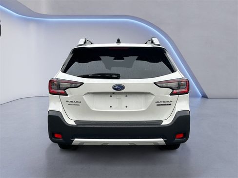 Used 2023 Subaru Outback Touring XT image 4