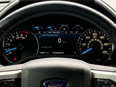 Used 2015 Ford F150 Lariat w/ Equipment Group 502A Luxury AWD/4WD image 34