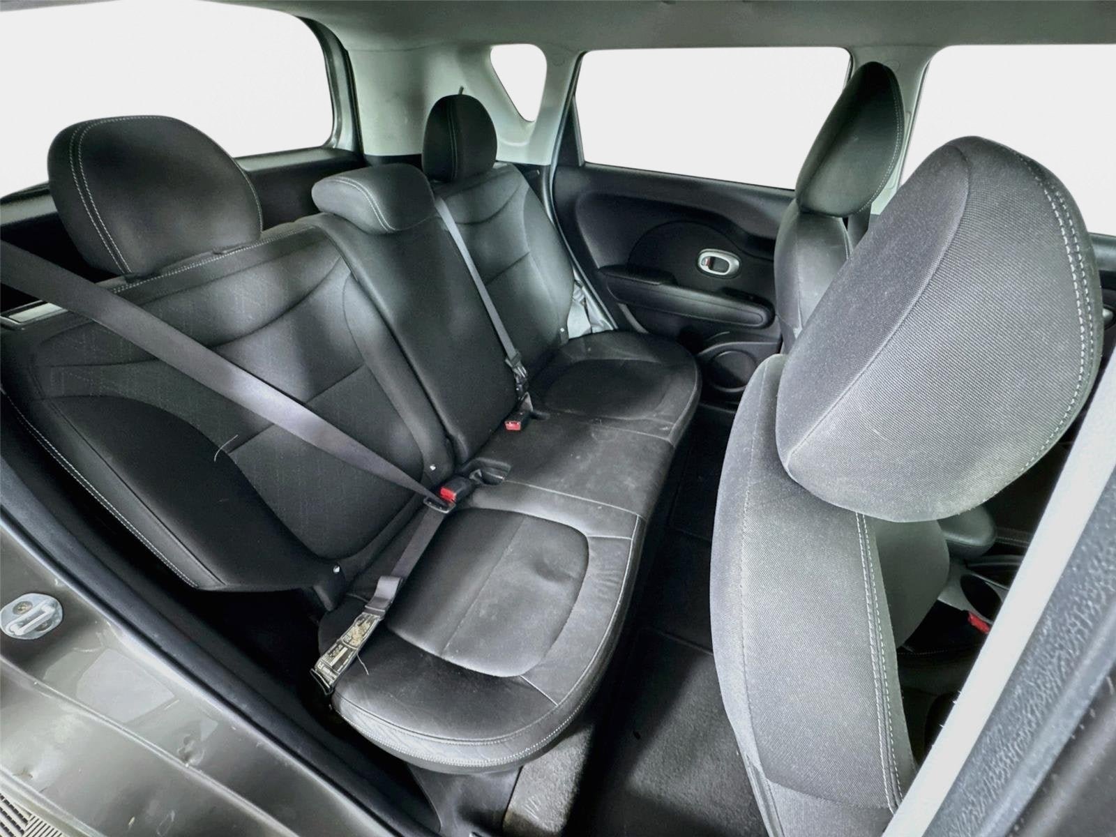 Used 2016 Kia Soul FWD image 23