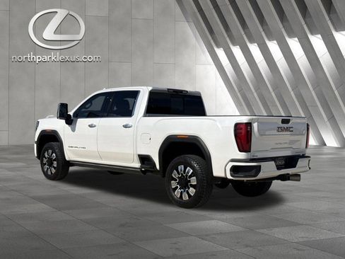 Used 2025 GMC Sierra 2500 Denali w/ Denali Reserve Package AWD/4WD image 2