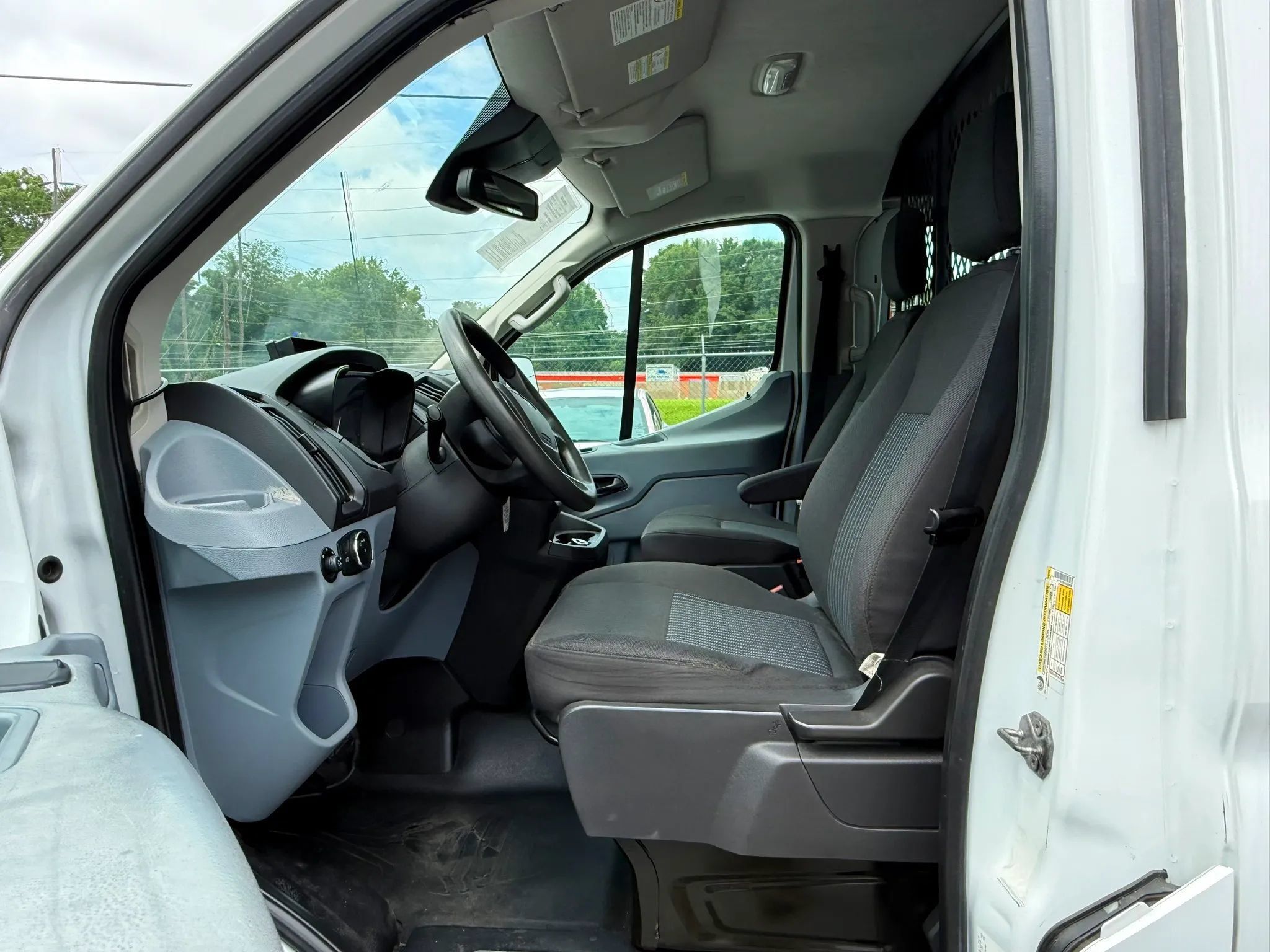 Used 2019 Ford Transit 250 130 Low Roof w/ Exterior Upgrade Package RWD image 7