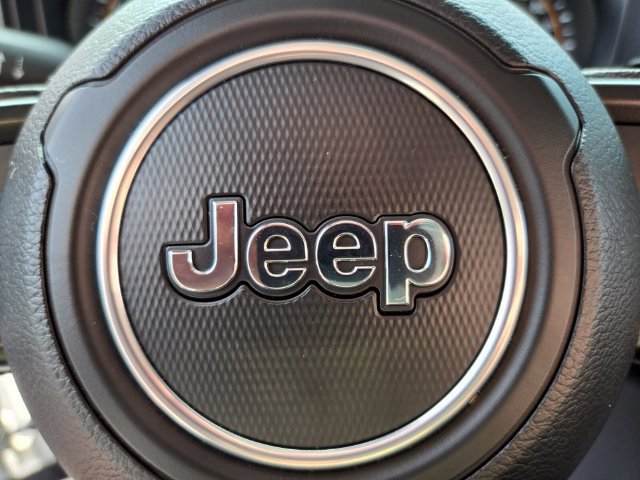 Used 2024 Jeep Wrangler Unlimited Sport AWD/4WD image 31