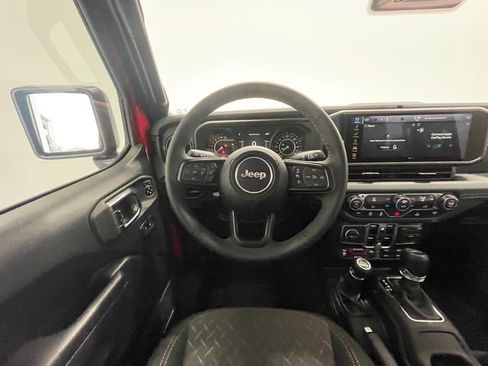 Used 2025 Jeep Gladiator Mojave image 22