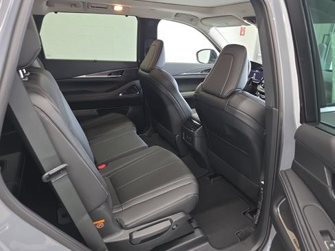 Certified 2026 INFINITI QX60 Luxe w/ Cargo Package AWD/4WD image 11