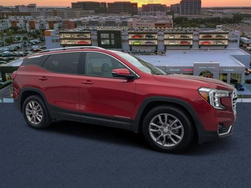 Used 2022 GMC Terrain SLT image 35