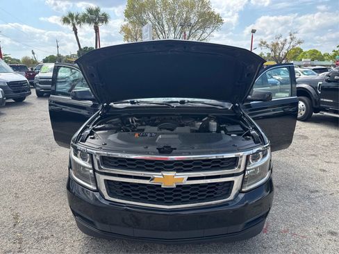 Used 2017 Chevrolet Suburban LS RWD image 11