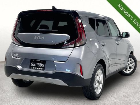Used 2025 Kia Soul LX FWD image 2