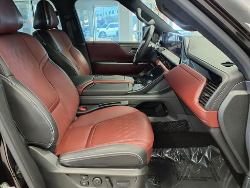 Used 2025 INFINITI QX80 Autograph w/ Autograph Exterior Package image 10