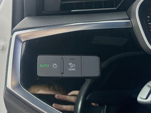 Used 2024 Audi Q3 2.0T Premium image 17