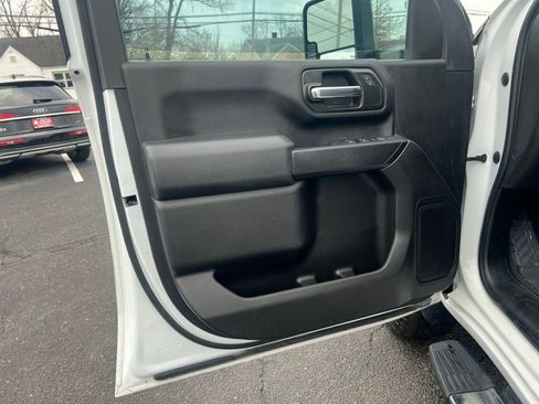 Used 2022 Chevrolet Silverado 2500 Custom w/ Custom Convenience Package image 11