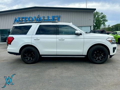 Used 2022 Ford Expedition XLT AWD/4WD image 8