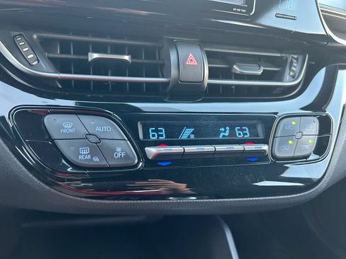 Used 2018 Toyota C-HR XLE FWD image 23