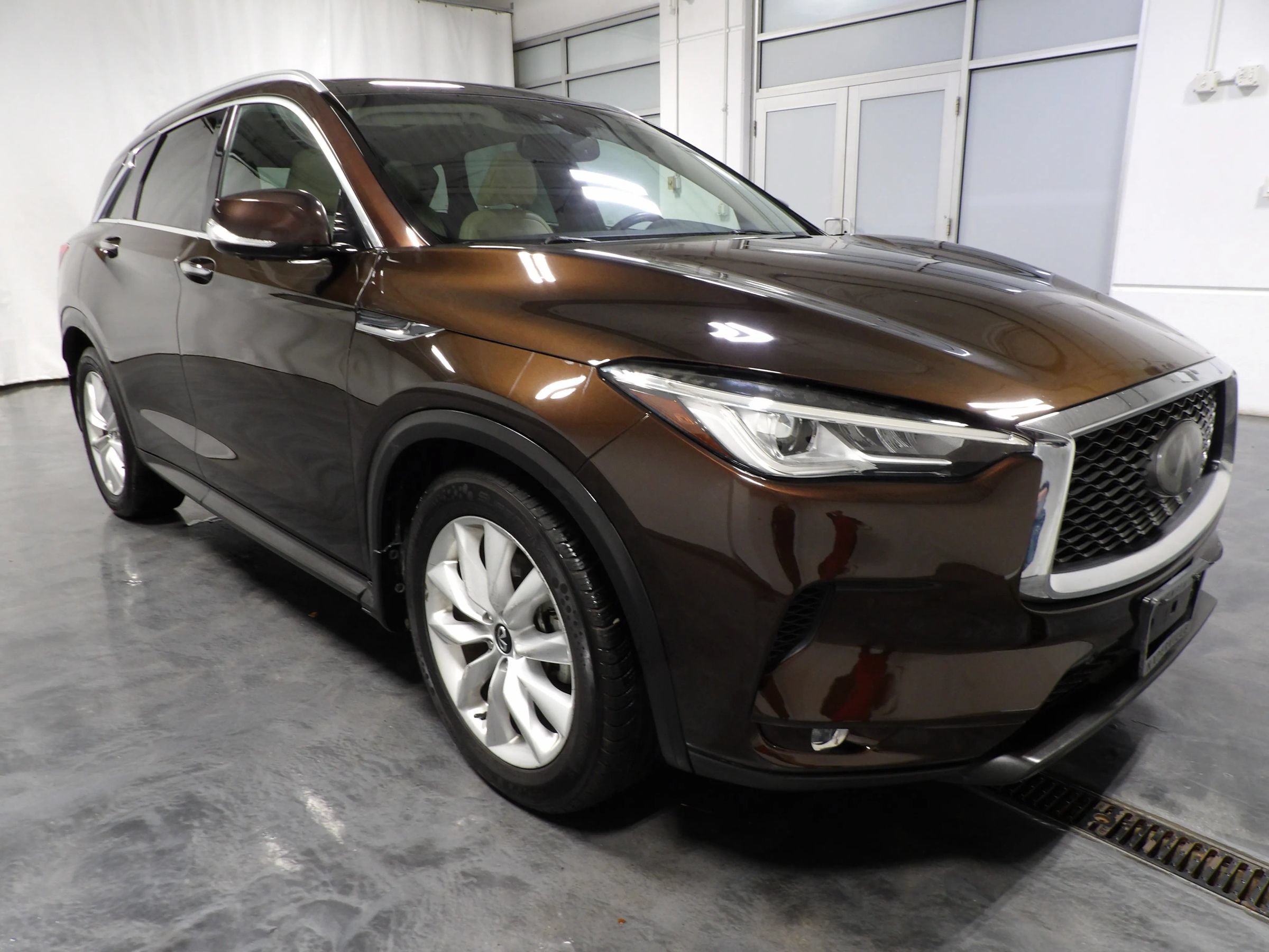 Used 2021 INFINITI QX50 Essential w/ Convenience Package AWD/4WD image 2