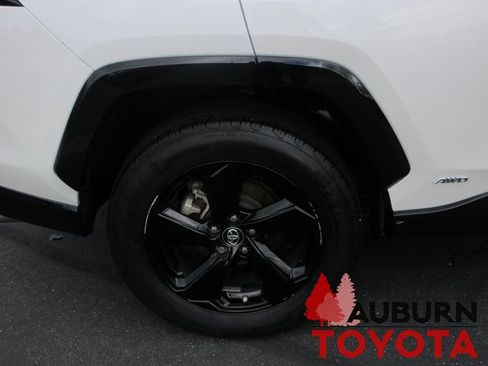 Used 2019 Toyota RAV4 XSE image 4