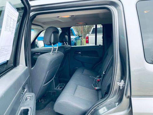 Used 2012 Jeep Liberty Sport w/ Popular Equipment Group AWD/4WD image 19