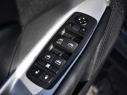 Used 2020 Dodge Journey SE w/ Blacktop Package image 8