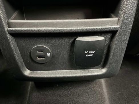 Used 2022 Ford Edge Titanium w/ Equipment Group 301A image 8